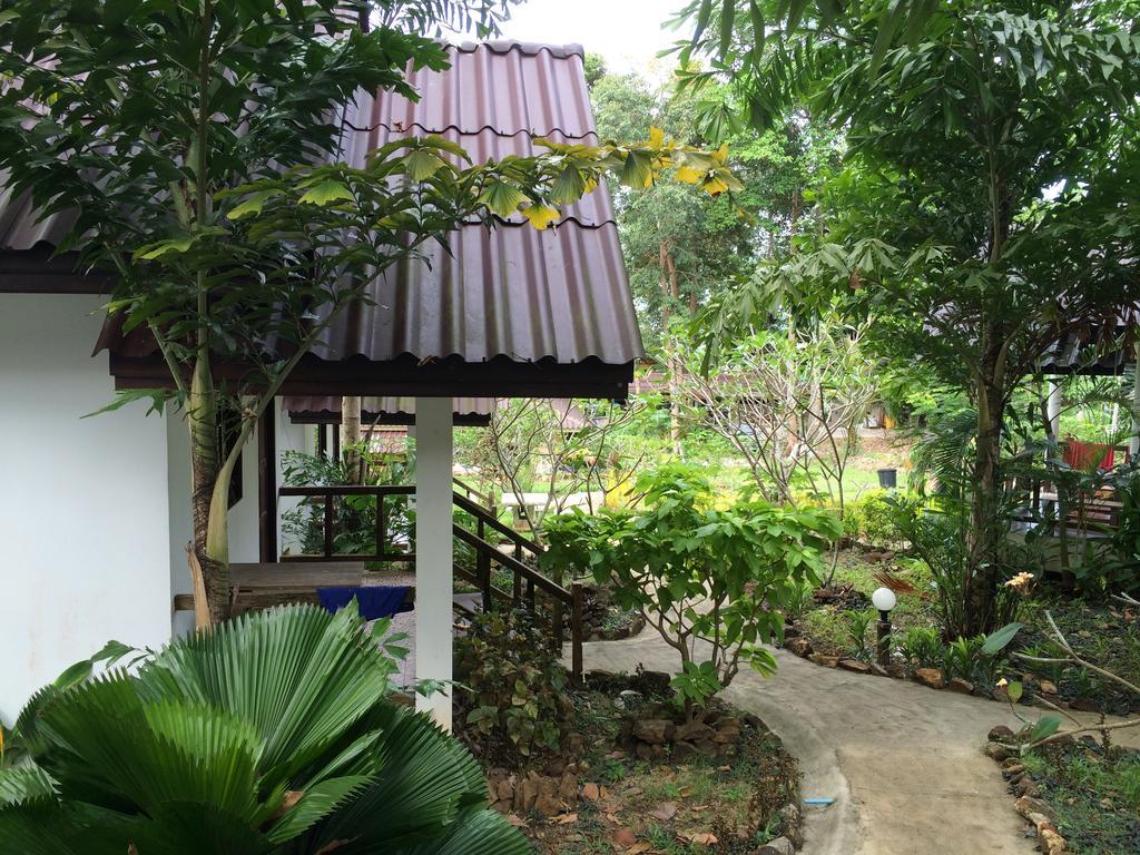 Baansanook Resort & Swimming Pool Koh Chang Buitenkant foto